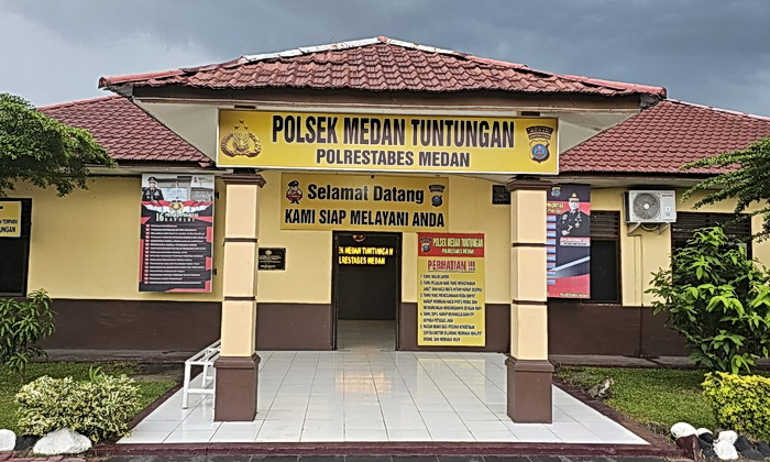 Polsek Medan Tuntungan merespons pemberitaan viral di media online dan media sosial yang menyebut adanya dugaan permainan kasus penganiayaan