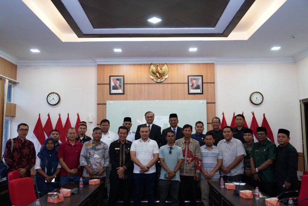 PEMKAB ACEH SINGKIL KUNJUNGI PAKPAK BHARAT MEMBAHAS KERJASAMA