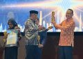 Perintis BPJS Kesehatan, Fachmi Idris Raih Life Achievement KORPRI Award