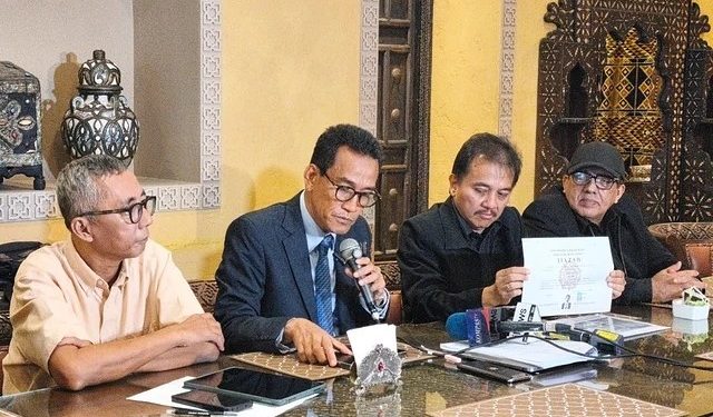 Roy Suryo-Dokter Tifa Bakal Gugat KPU dan Jokowi Terkait Ijazah