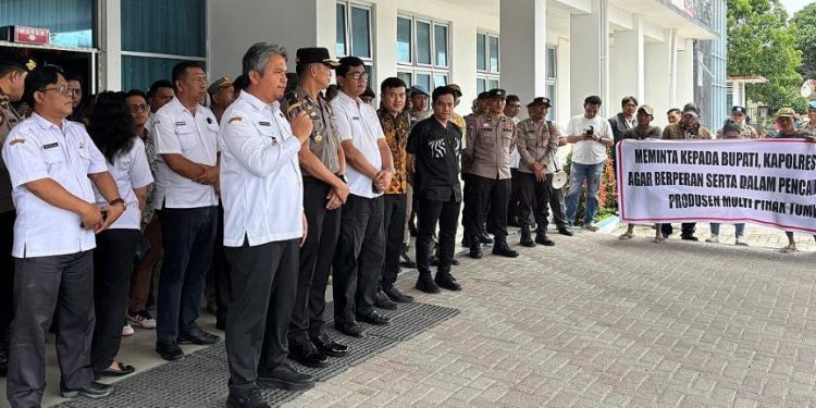 Wabup Taput Fasilitasi Dialog dengan Massa Terkait Pencairan Dana Supplier MBG