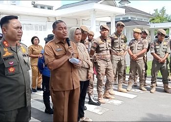 Petani Plasma Kelompok 80 Sampaikan Aspirasi di Kantor Bupati Sergai, Asisten II H.Kaharuddin : Masalah Pajak PT DMK Akan Jadi “PR” Bagi Pemkab Sergai