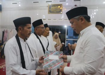 Pemkab Taput Lepas Keberangkatan 7 Calon Haji, Harapkan Kembali Tetap Sehat