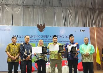 Wamen Koperasi, Bupati Blora dan Kasatgas Pusat Studi Kepolisian, Mendapat Impactful Unnes Alumni Award 2026