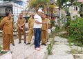 Bupati Taput Tinjau Kondisi Taman Kota dan Tanggul Aek Sigeaon Tarutung