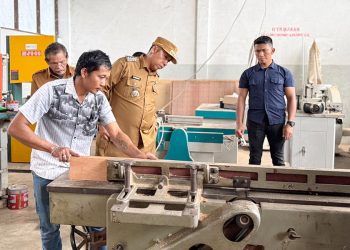 Bupati Taput Dorong Peserta Pelatihan Furnitur BLK Silangkitang Jadi Wirausaha Mandiri, Beri Pesanan Kerja Perdana