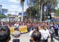 Kasus Penyerangan Kantor Markas Cabang Lasakar Merah Putih ( LMP ) kabupaten Karo Mandek Hampir Setahun, 400 Massa Geruduk Polres Tuntut Keadilan