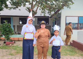 Pembukaan MPLS SMP Negeri 1 Dolok Batu Nanggar Berlangsung Edukatif, Ditandai dengan Penyematan Tanda Peserta MPLS