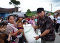 Dorong Perlinsos Digital, Bupati Taput Salurkan Bantuan Pangan ke Ribuan Keluarga di Sipoholon