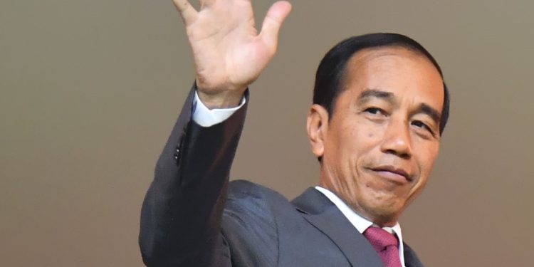 Ada Dua Bentuk Pemalsuan, Guru Besar UGM Tantang Pembuktian Tuduhan Ijazah Jokowi