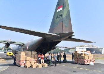 Dukung Penanganan Karhutla, Lanud Halim Perdanakusuma Kembali Kirim APD dan Tabung Oksigen ke Kalimantan
