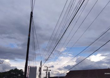 Diduga Penarikan Kabel Internet PT Azkyal NetWork Madina Belum Memiliki Izin Resmi.