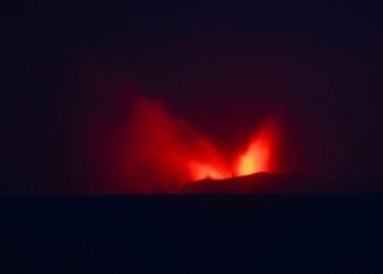 Status Level III, Malam ini Anak Krakatau Erupsi Lagi