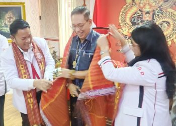 Diulosi di Kantornya, Ketua DPRD Medan Wong Chun Sen Dukung Mubes I DPP HBB