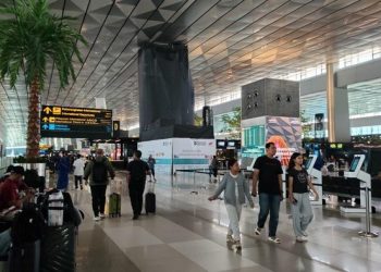 Abu Vulkanik Tutup Bandara Soetta, Penerbangan Dialihkan ke 6 Bandara
