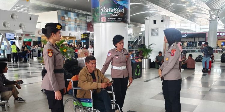 Penerbangan Terdampak Erupsi Anak Krakatau, Polda Sumut Siagakan 108 Personel di Kualanamu