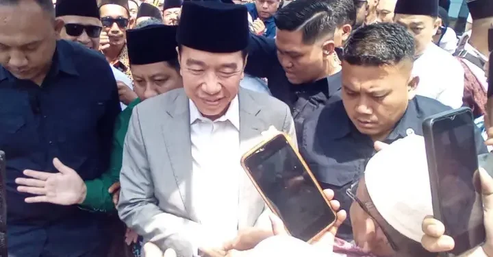 Andi Widjajanto Ngaku Melihat dan Memegang Langsung Ijazah Jokowi dan JK