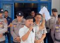 DEMO DINAS PENDIDIKAN, KOMANDAN MADINA DESAK BUPATI COPOT KADIS PENDIDIKAN