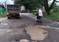 Ada Jalan Berlobang Parah Hanya 2 KM dari Rumah Dinas Bupati Madina