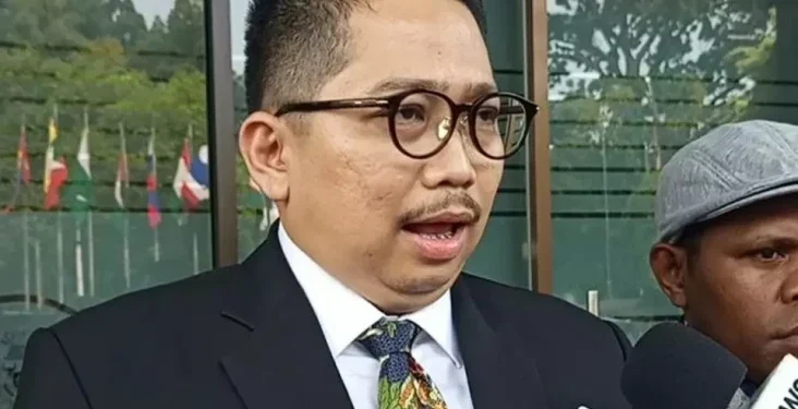 Mahkamah Konstitusi Seharusnya Menolak Gugatan Ijazah Gibran